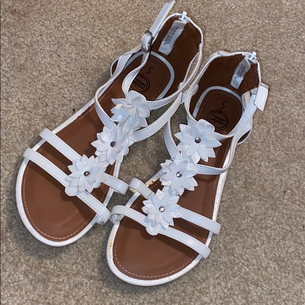 White flower sandals